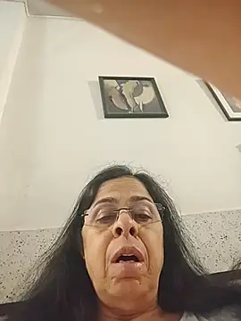 Susannemilf online show from May 3, 5:11 am