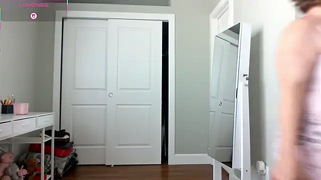 julimonroe online show from May 3, 10:35 pm