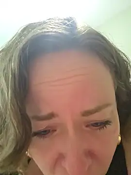 julimonroe online show from May 22, 2:53 am