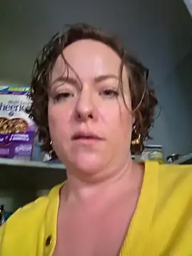 julimonroe online show from May 12, 4:35 pm