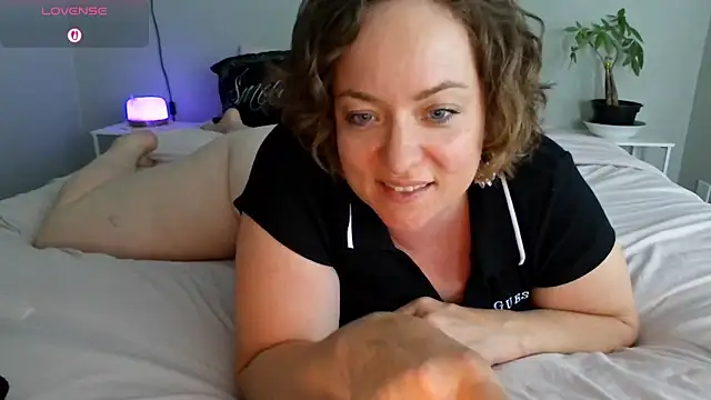 julimonroe online show from May 16, 1:52 am