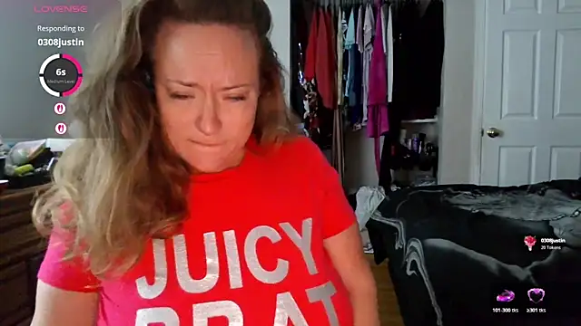 julimonroe online show from November 22, 8:06 am