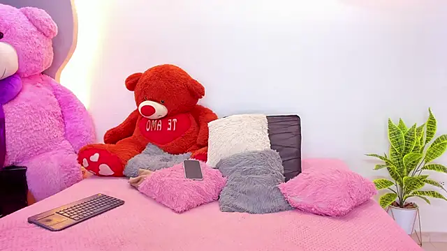 HeidyWillss online show from May 8, 8:54 pm
