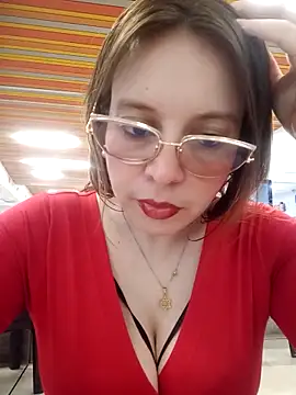 lorenitabella online show from April 29, 9:20 pm