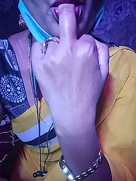 XBHUUME online show from November 11, 4:59 pm