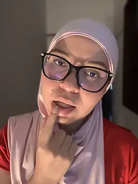 MatchedEyebrow online show from November 8, 9:31 pm