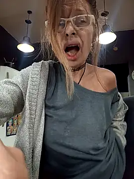 FrozenWaffle online show from May 9, 4:31 pm