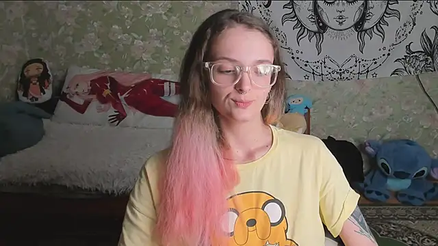 Cutie Adelia online show from May 12, 9:21 pm