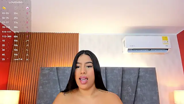 Sara mocca  online show from December 4, 7:36 pm