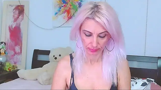 HoneyLara online show from October 24, 6:53 am