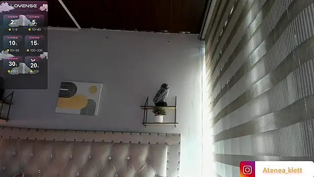 Atenea Klett  online show from May 25, 1:54 pm