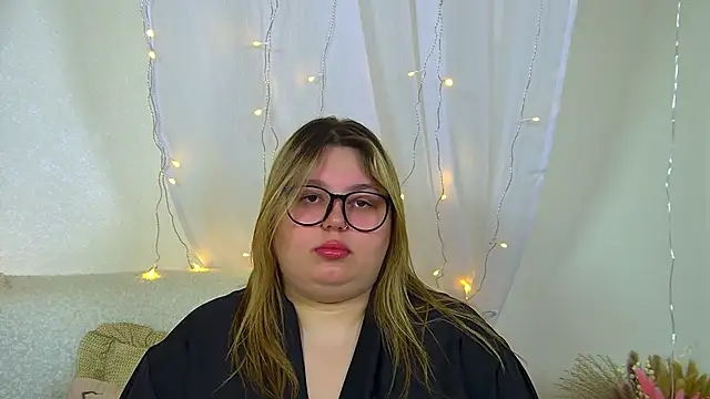 LillianKim online show from March 25, 6:44 pm