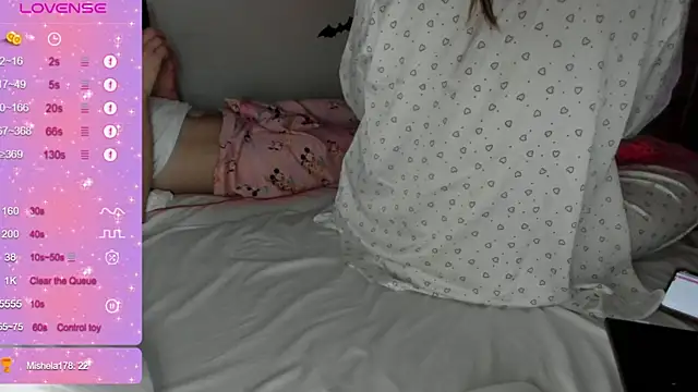 92yourbitch922 online show from May 17, 9:25 pm