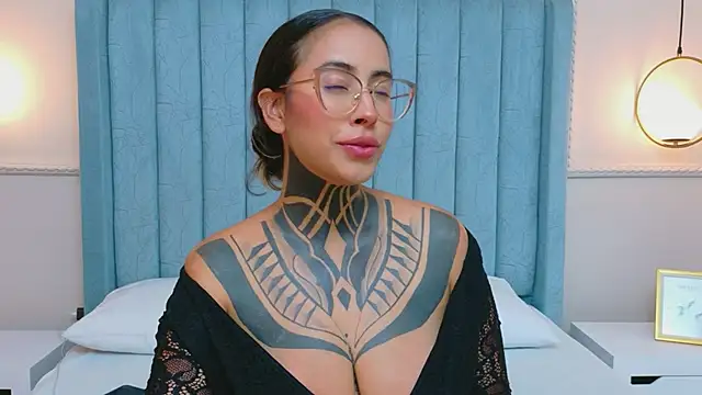 NicoleBlum online show from May 26, 8:08 pm