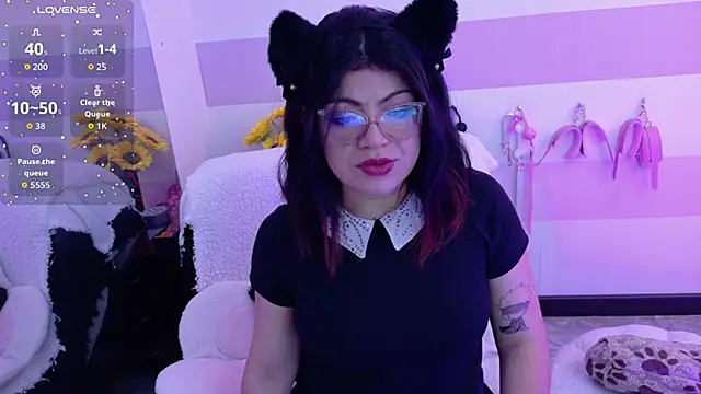 Catwhite  online show from May 16, 12:48 pm