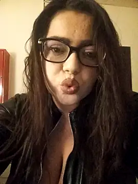 AriaRussell online show from May 9, 1:51 am