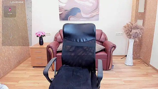 Dana Haliti online show from October 10, 11:48 am