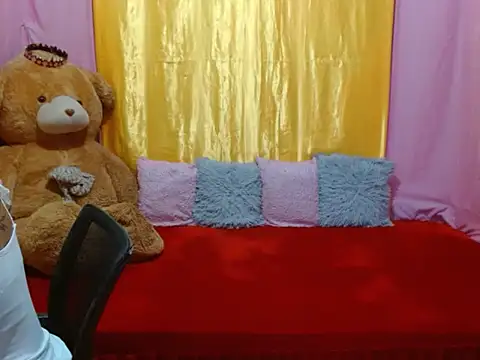 xxSexyBitch69xx online show from February 17, 9:08 am