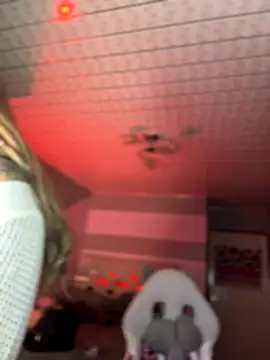 Sam Thompsoon  online show from November 6, 3:23 am