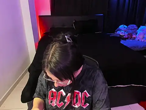 lia minami online show from May 4, 4:05 am