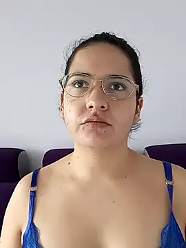 MiaLaurenzz online show from October 4, 5:50 pm