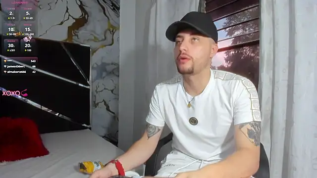 Snapshot of Pleasure_Vibes23 chatting on September 15, 9:00 pm Pleasure Vibes23 online show from September 15, 9:00 pm
