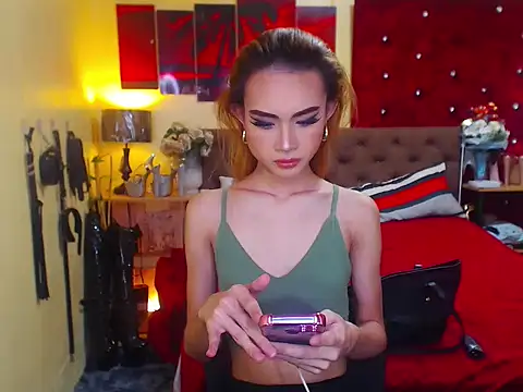 MeatyhorsecockMistress online show from October 24, 12:45 pm