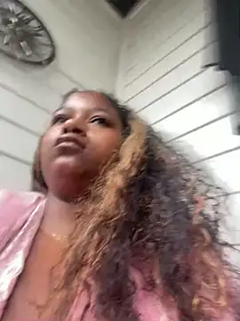 BigFineSelena online show from June 7, 1:07 pm