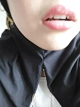 Elinaax online show from May 26, 10:09 pm