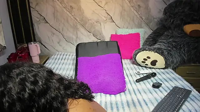 Niyirey1 online show from May 1, 12:41 pm