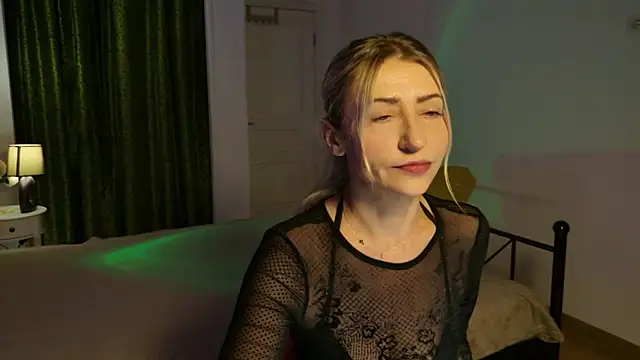 ZoeGrant online show from May 19, 5:42 pm