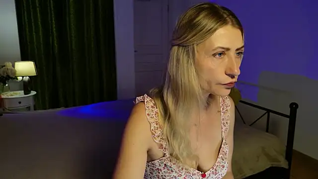 ZoeGrant online show from May 17, 5:56 pm