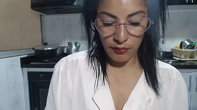kateleyagrey online show from May 15, 8:00 pm