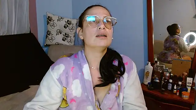 Snapshot of Violeta_hornny chatting on October 18, 12:46 am Violeta hornny online show from October 18, 12:46 am