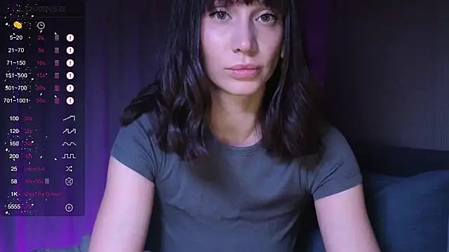 Alice Wonders online show from October 25, 8:26 pm