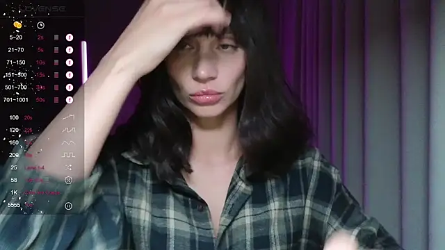 Alice Wonders online show from October 13, 8:00 pm