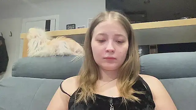 CharmingSarah online show from March 4, 5:08 pm