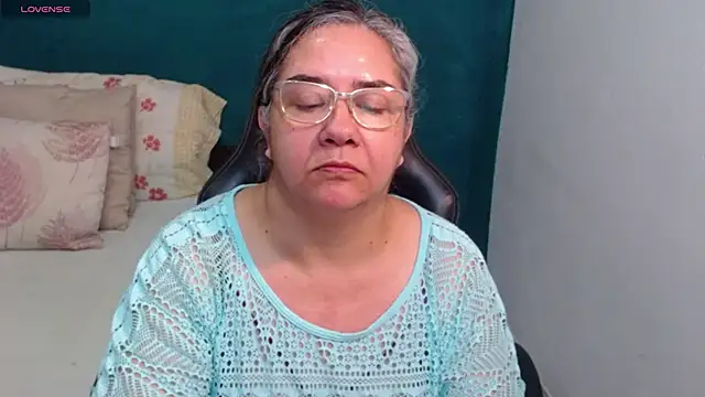 scaelettdubois online show from May 10, 9:44 am