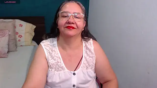 scaelettdubois online show from May 12, 1:36 am