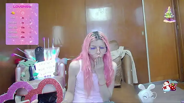 Skinygirl online show from September 19, 1:04 am