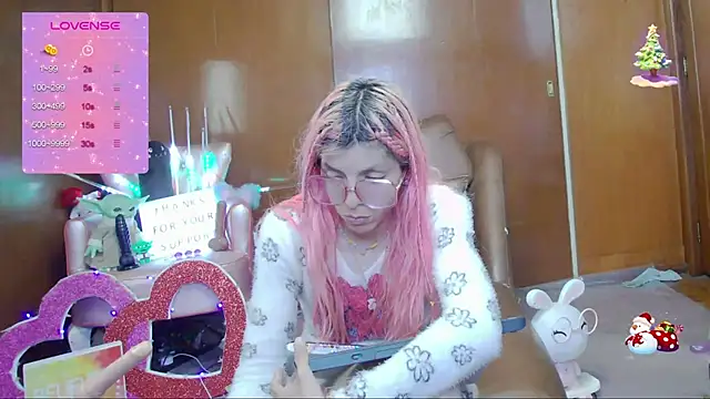 Skinygirl online show from October 2, 12:59 am