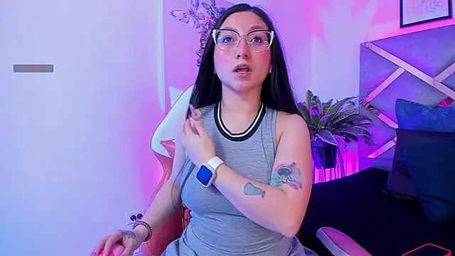 lucy neil online show from October 15, 2:36 am