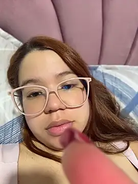 Lucyklein2022 online show from April 26, 2:37 pm