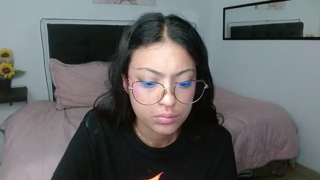 vaness weet online show from February 15, 10:36 am