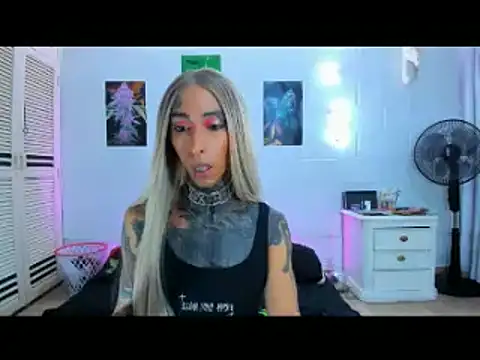 drippyorlovee online show from February 18, 6:40 pm