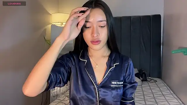 wiggle nibble online show from December 16, 6:47 pm