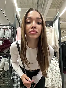 Snapshot of barbiehumpxxx chatting on September 28, 10:15 pm barbiehumpxxx online show from September 28, 10:15 pm