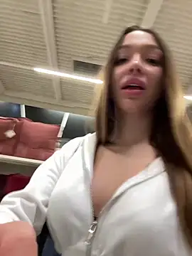 Snapshot of barbiehumpxxx chatting on October 28, 11:42 pm barbiehumpxxx online show from October 28, 11:42 pm