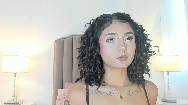 Emma Torres   online show from May 20, 12:35 pm