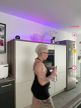 German Milf online show from May 11, 12:40 pm